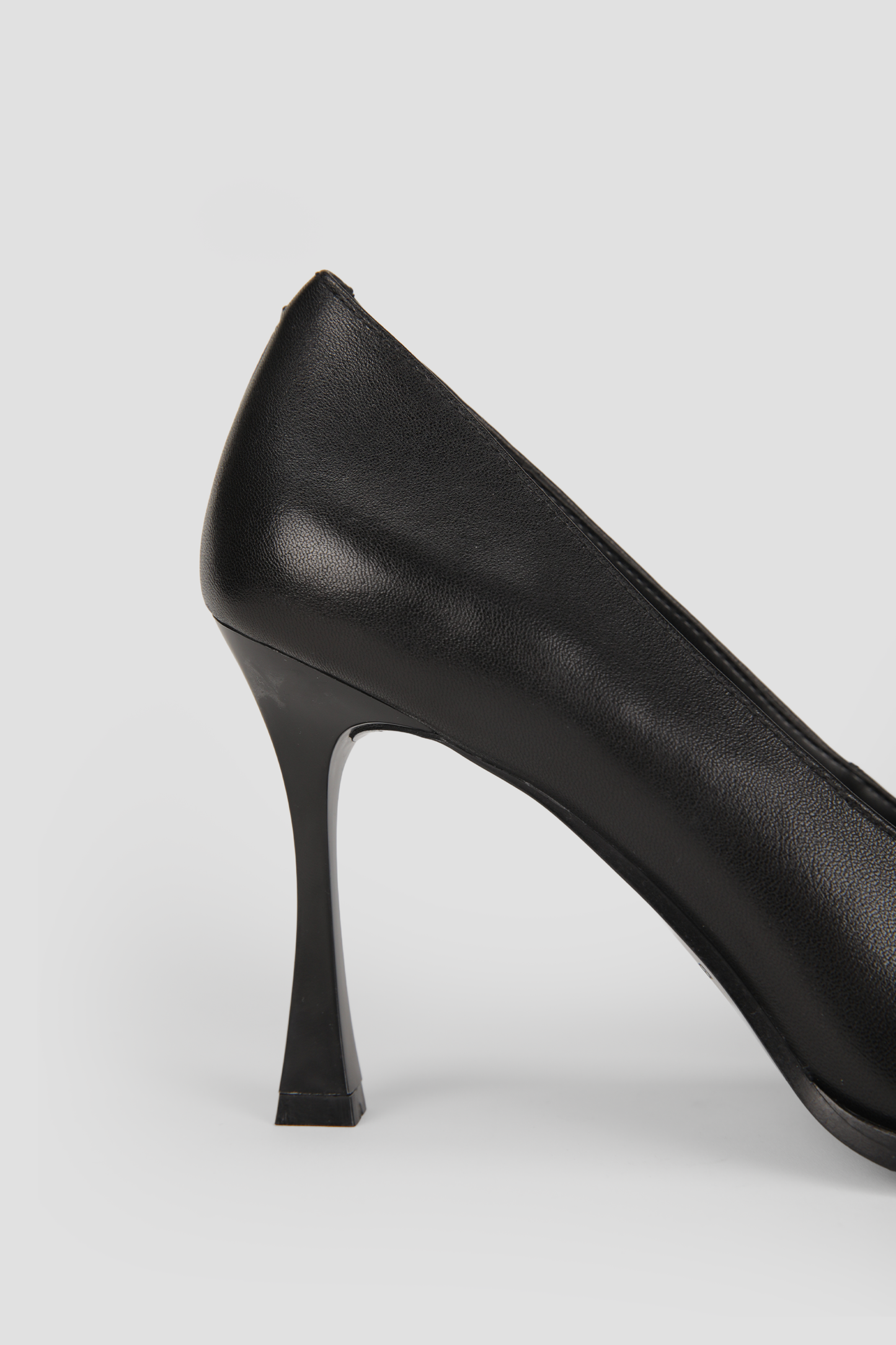 נעלי עקב שפיץ לנשים | קנת קול