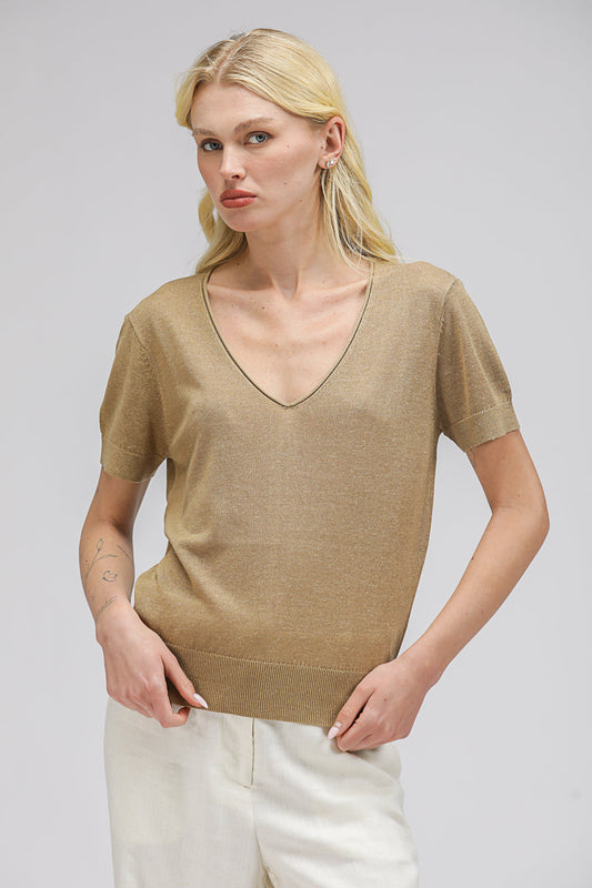 טישירט סריג לנשים עם מפתח V | קנת קול