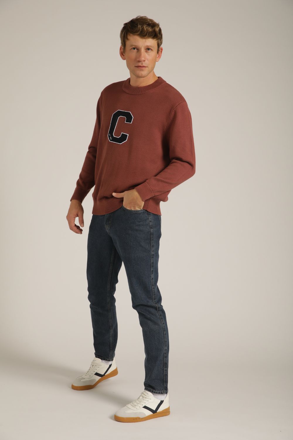 סריג עם פאץ' אות לוגו | קנת קול