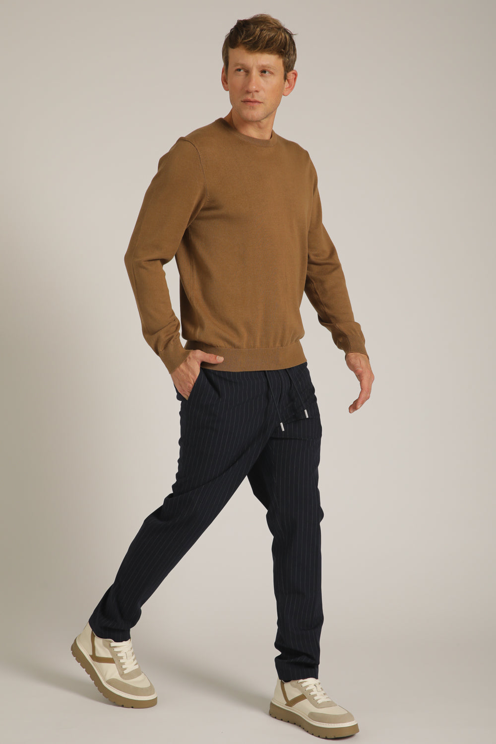 חולצת סריג עם צווארון עגול | קנת קול