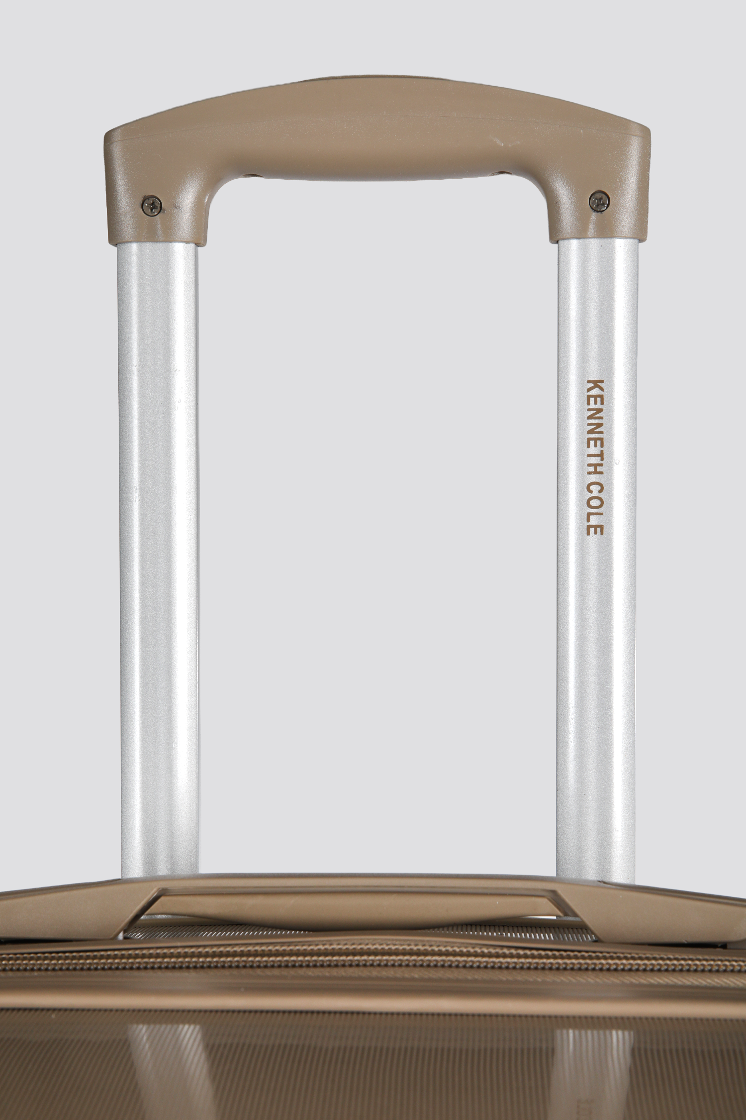 מזוודה קשיחה בינונית 24'' דגם VOYAGE | קנת קול