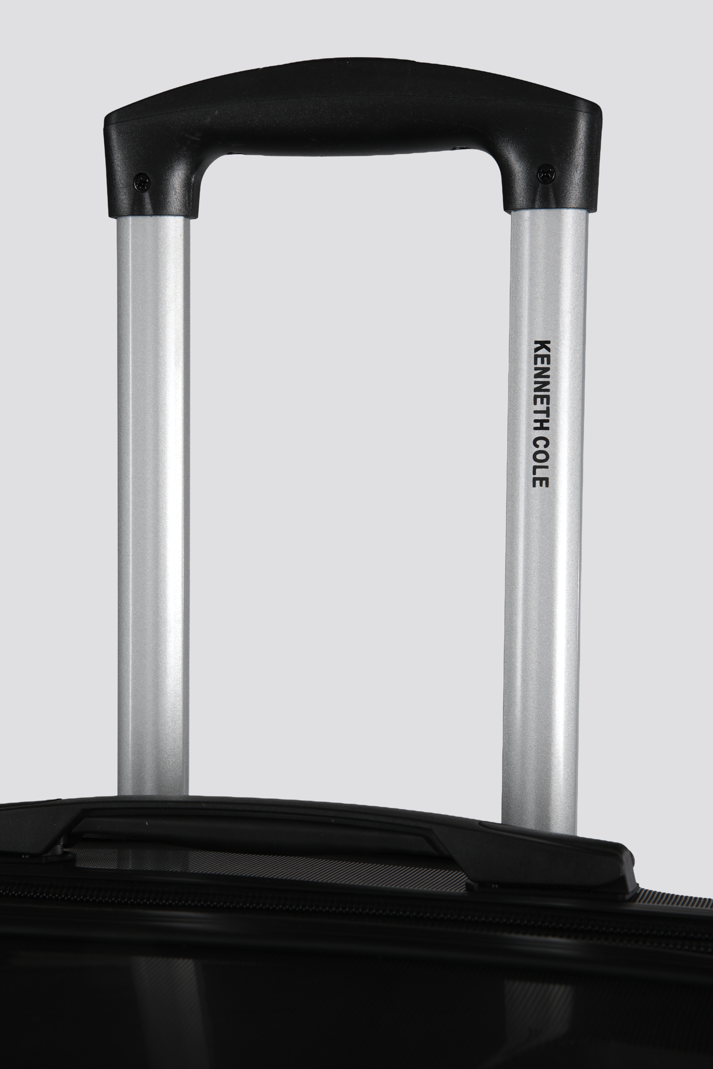 מזוודה קשיחה טרולי עלייה למטוס 19" מדגם VOYAGE