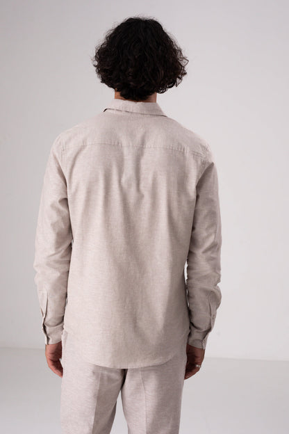 חולצה מכופתרת במראה פשתן