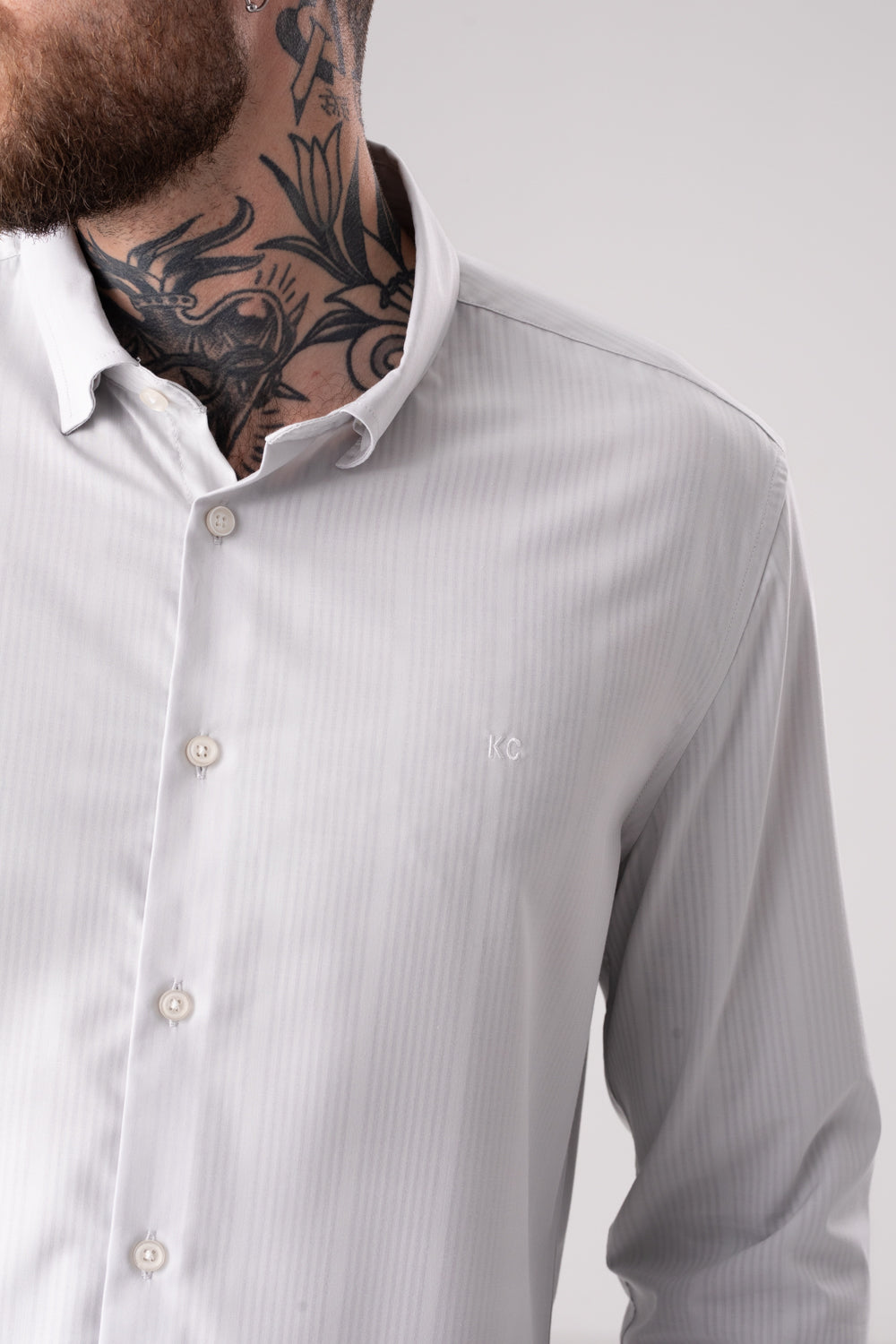 חולצה מכופתרת לגברים