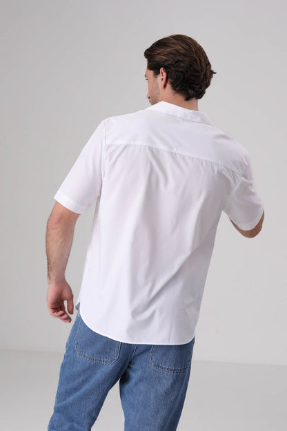 חולצה מכופתרת אוברסייז שרוולים קצרים