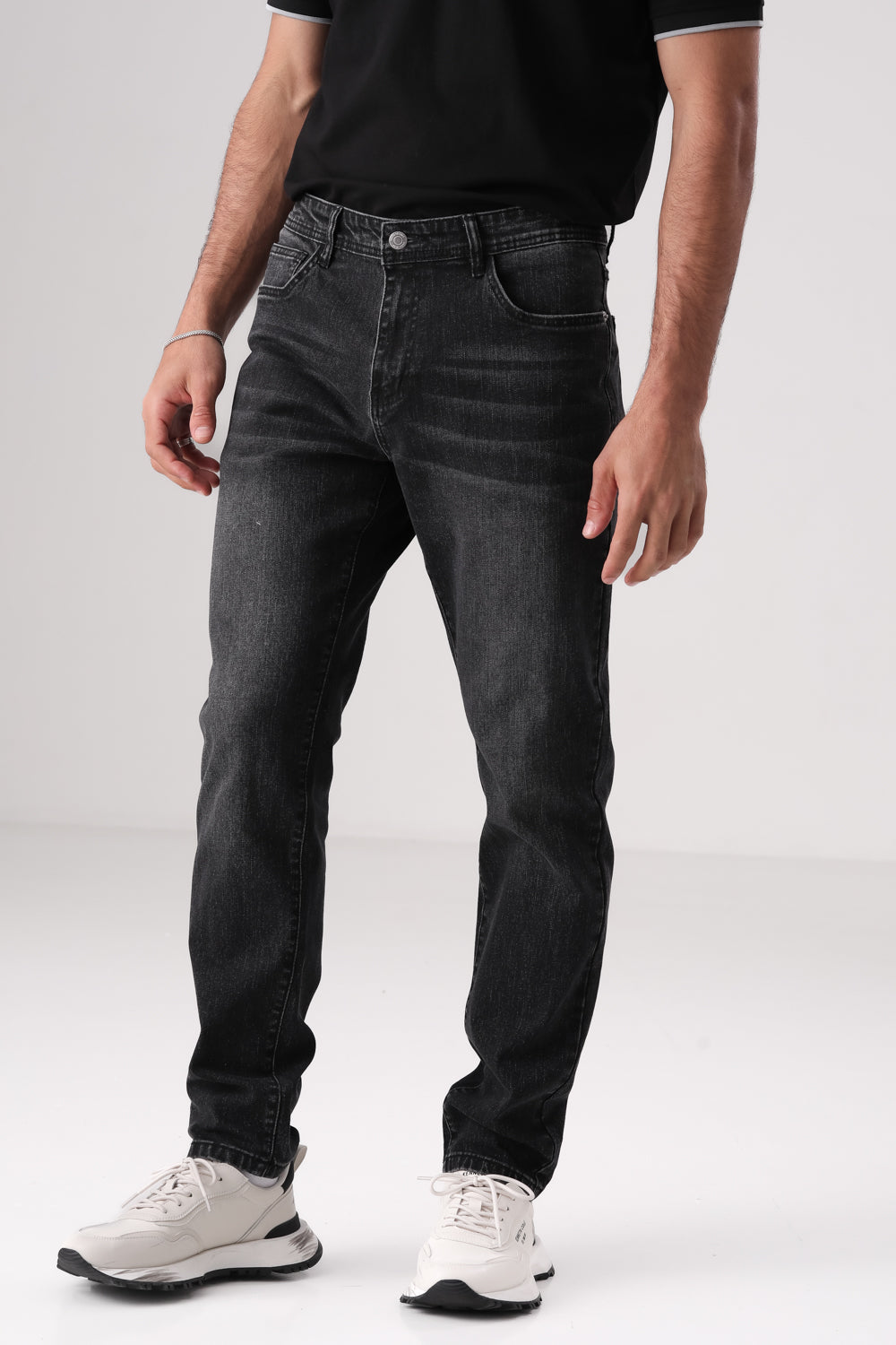 מכנסי ג'ינס בגזרת Slim