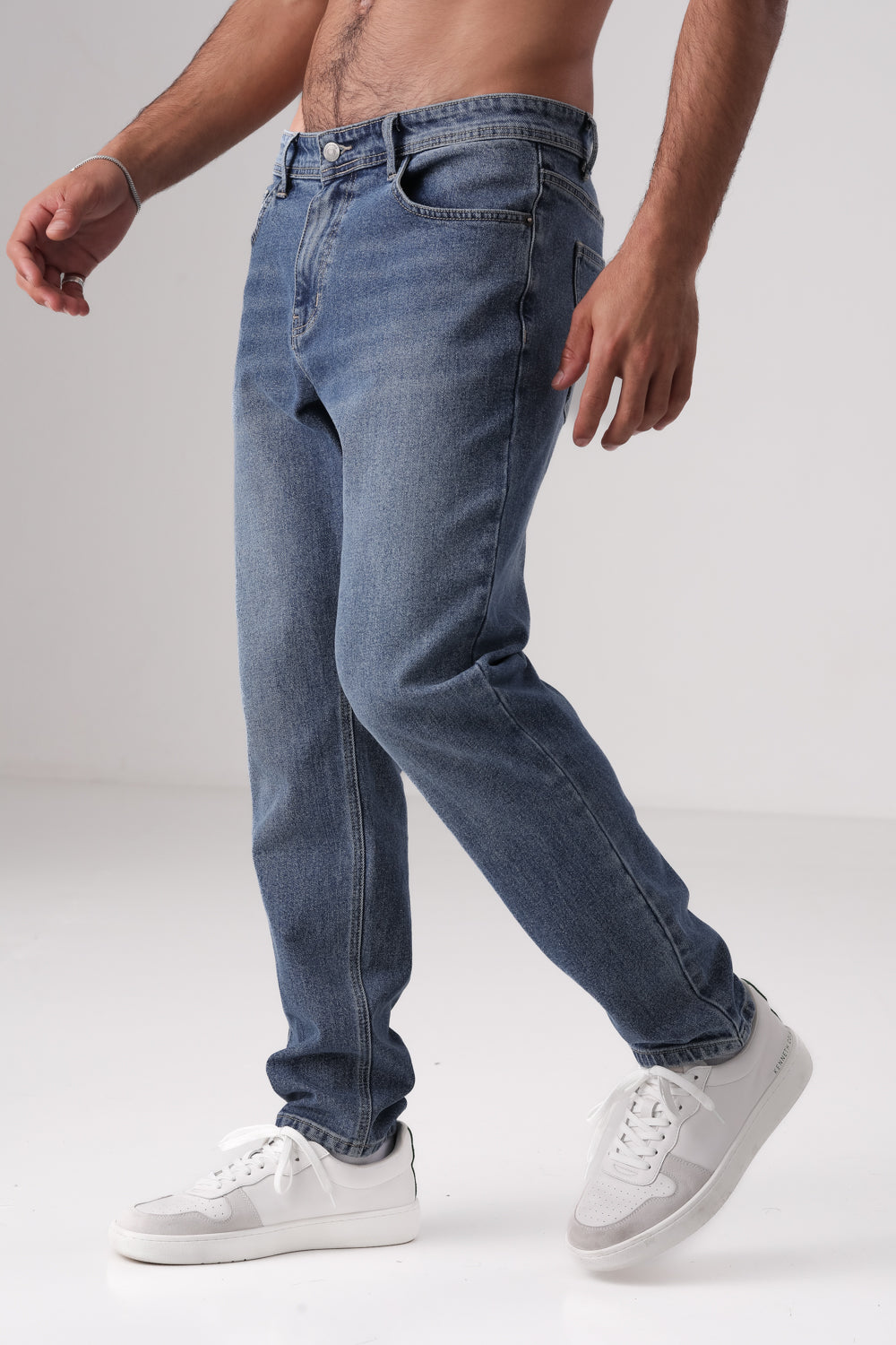 מכנסי ג'ינס בגזרת Slim