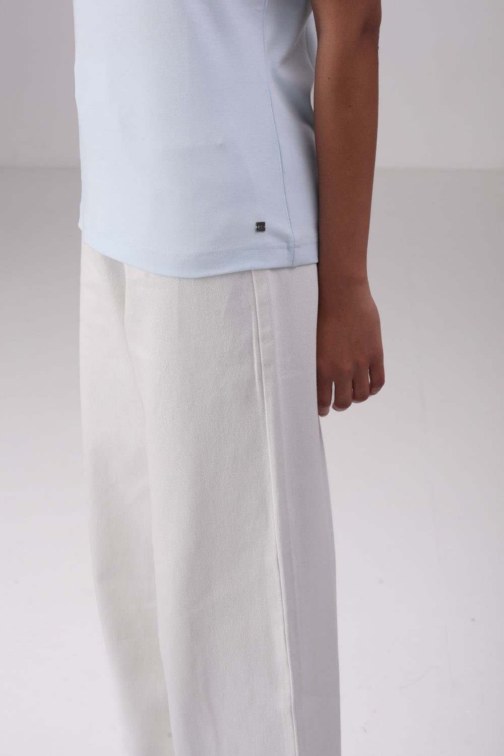 חולצת טי צווארון עגול לנשים