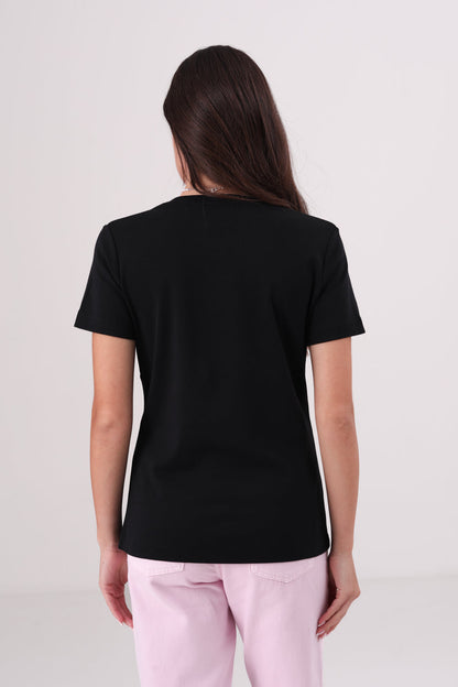 חולצת טי צווארון עגול לנשים