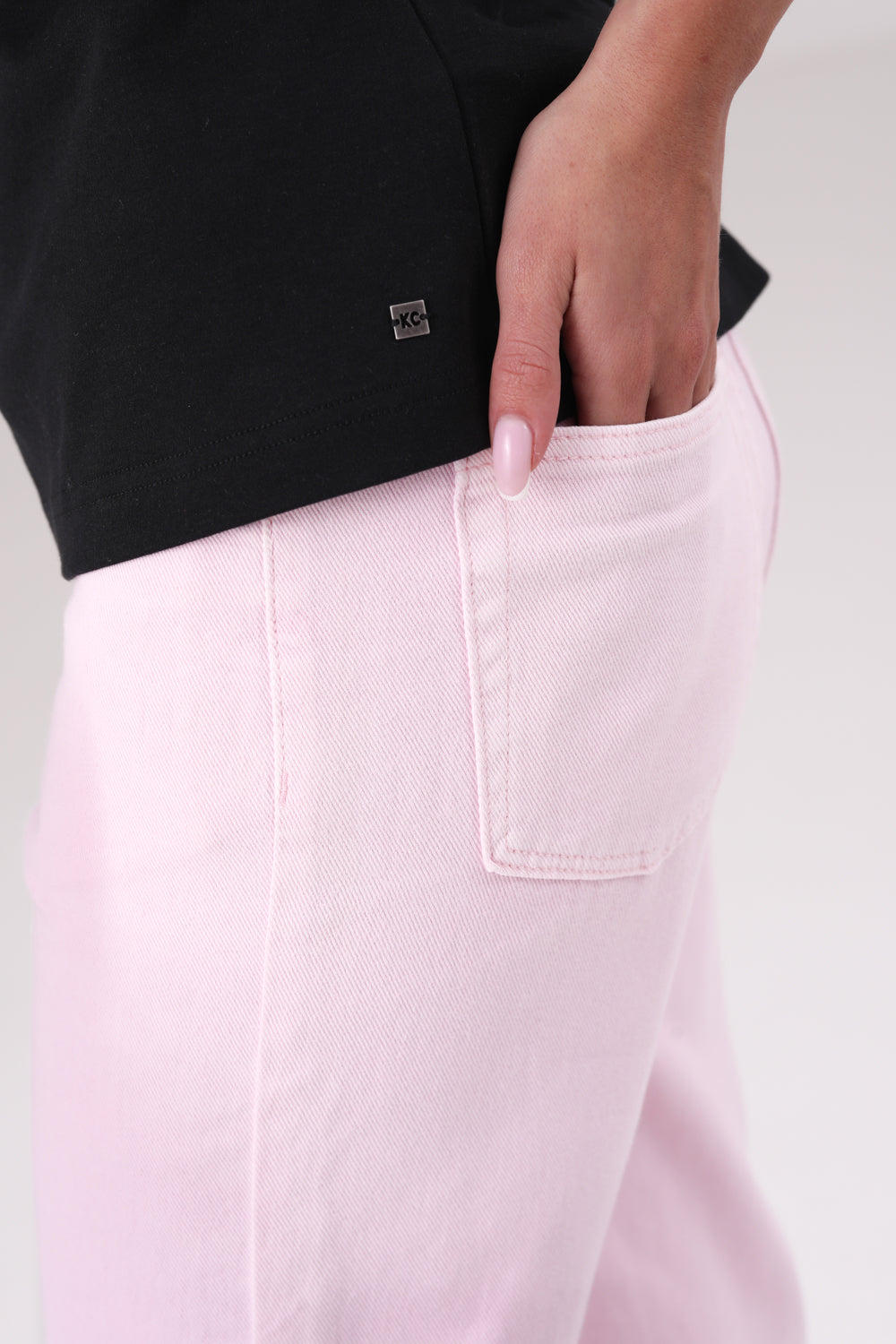 חולצת טי צווארון עגול לנשים