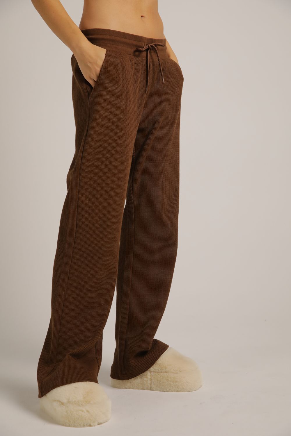 מכנסי טרנינג וואפל בגזרה רחבה | קנת קול