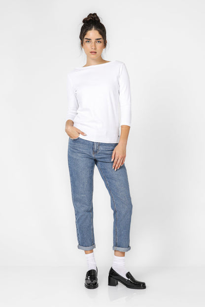 טישירט צווארון סירה