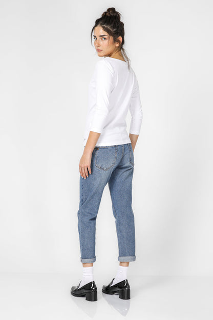 טישירט צווארון סירה