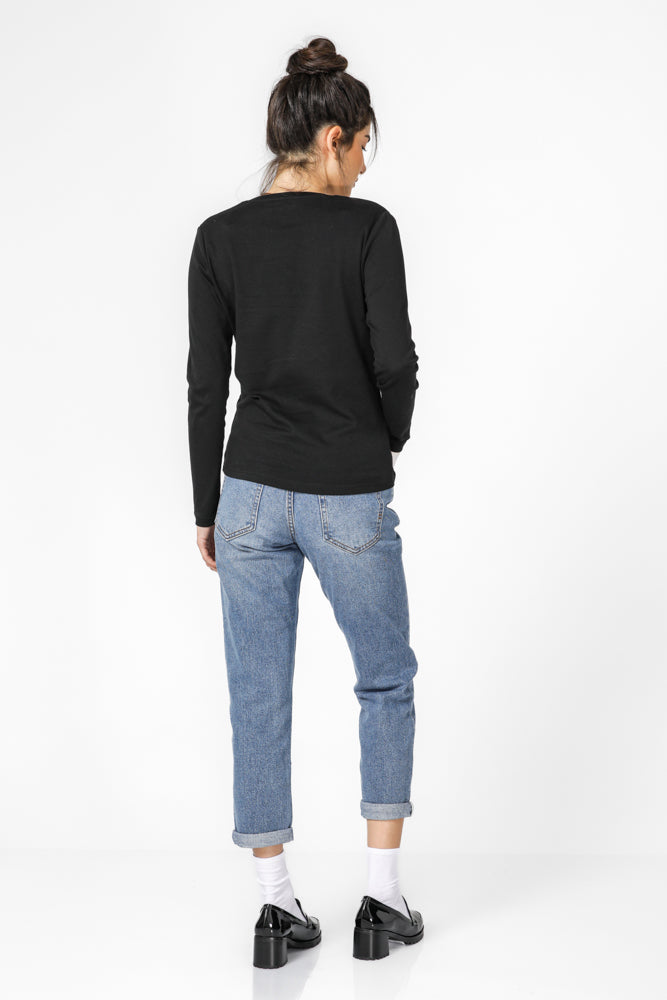 טישירט ארוכה עם מפתח וי | קנת קול