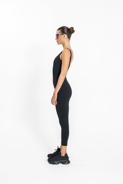 אוברול לנשים Jumpsuit בצבע שחור