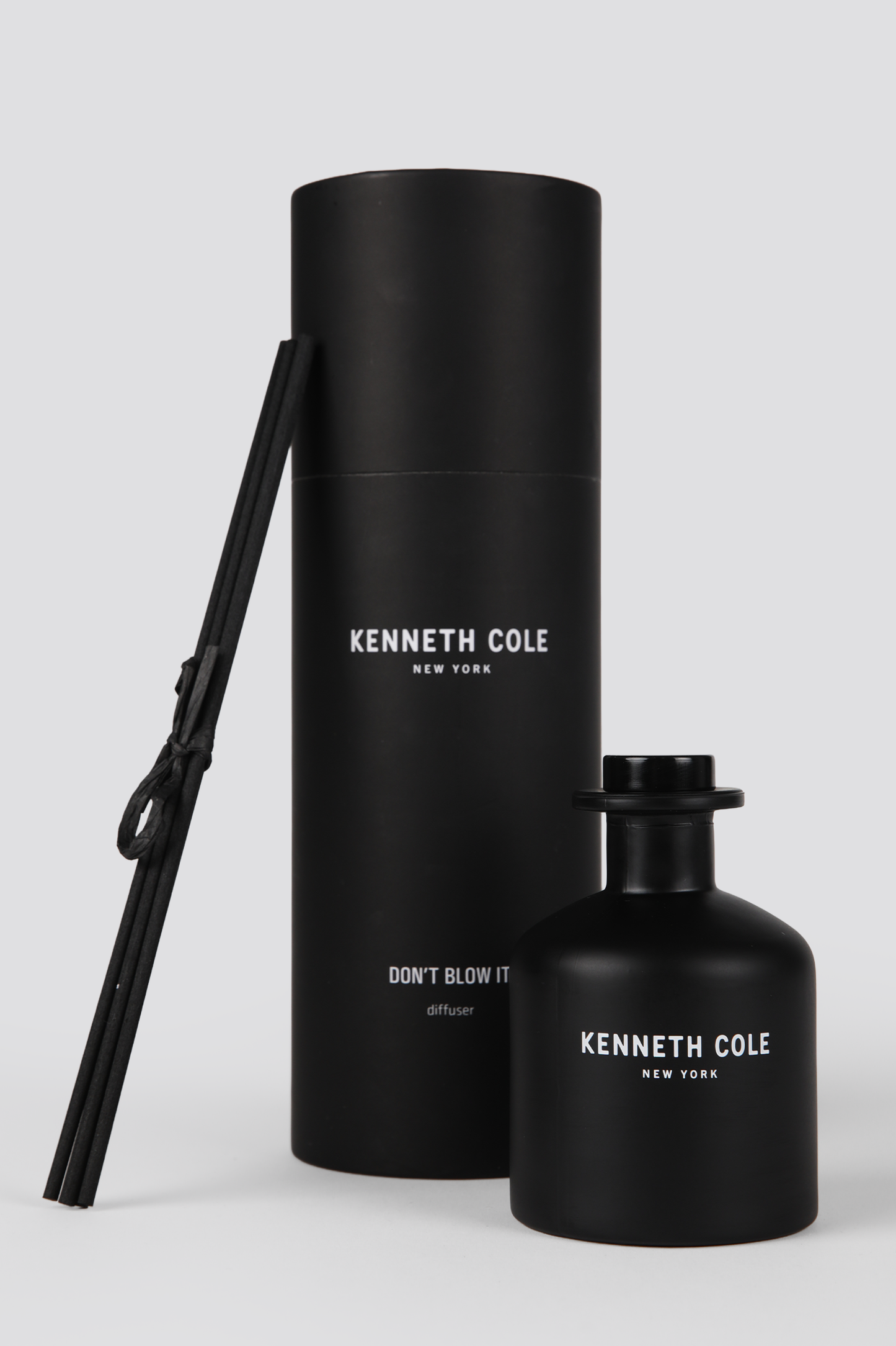 מפיץ ריח שחור 250 מ"ל + מקלות 