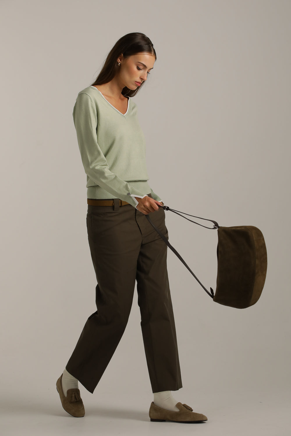 תיק צד זמש בצבע חום | קנת קול