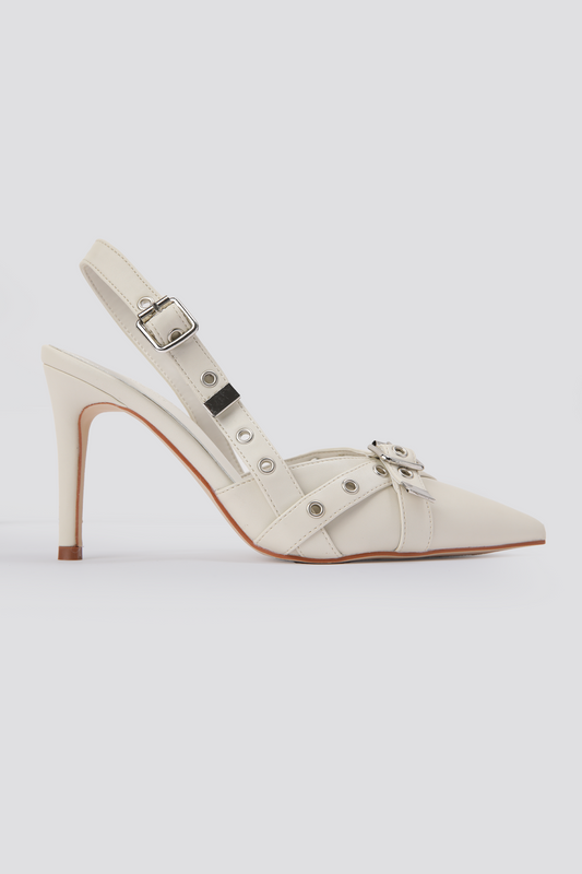 נעלי עקב עם אבזם בצבע אופוויט