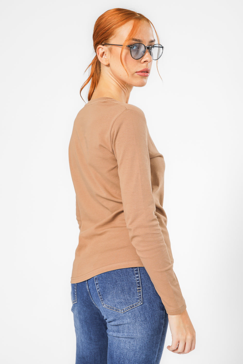 טישירט ארוכה עם מפתח וי | קנת קול