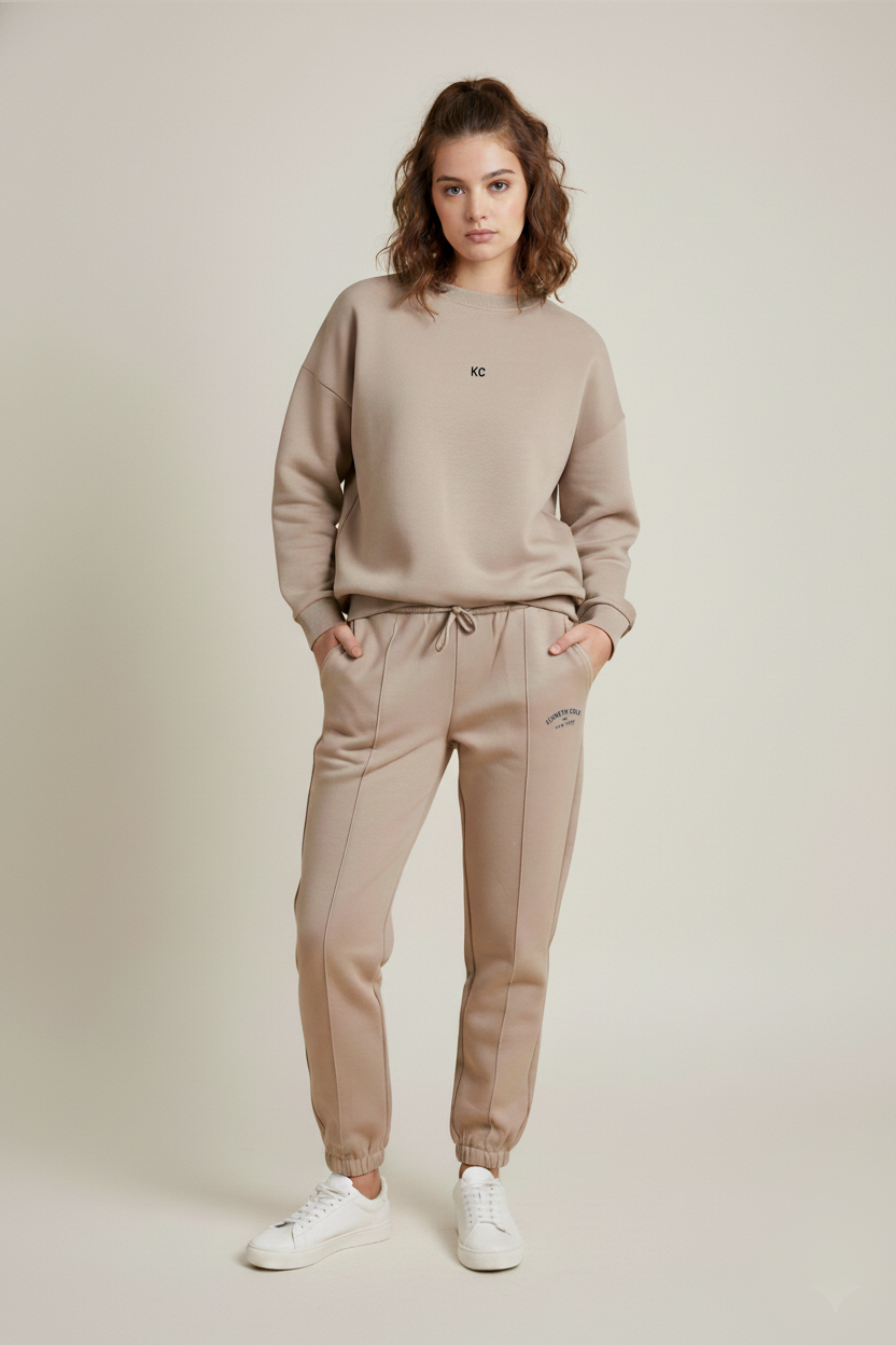 מכנסי טרנינג עם תפרים דקורטיביים | קנת קול