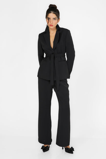 מכנסיים מחויטים מתרחבים