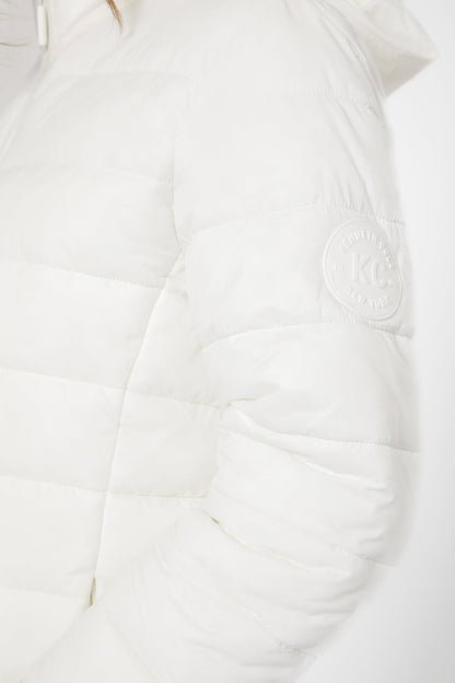 מעיל מרופד צווארון גבוה בצבע לבן