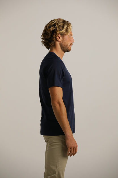 טישירט חלקה צווארון וי | קנת קול