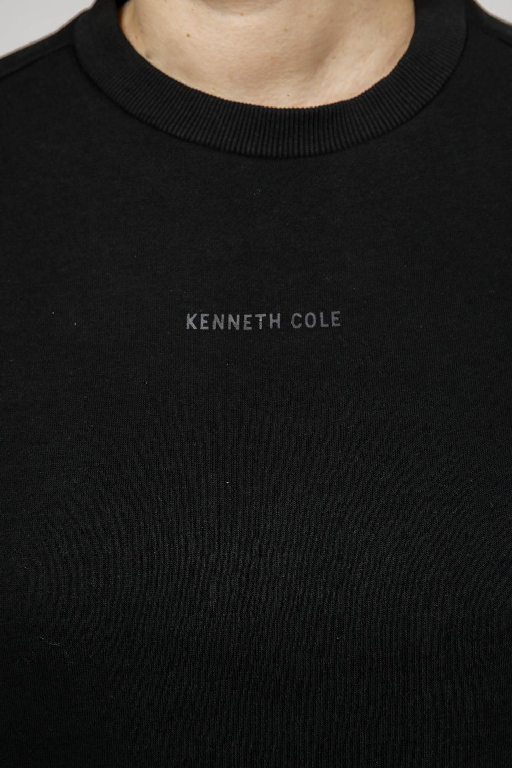 סווטשירט אוברסייז הדפס בגב בצבע שחור