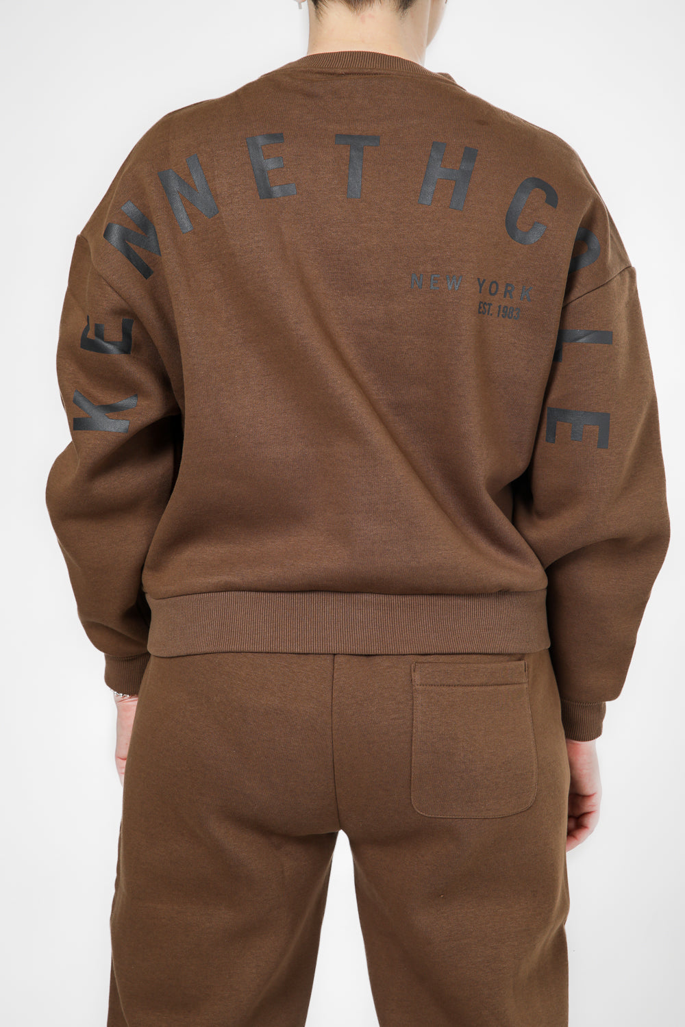 סווטשירט אוברסייז הדפס בגב בצבע קפה