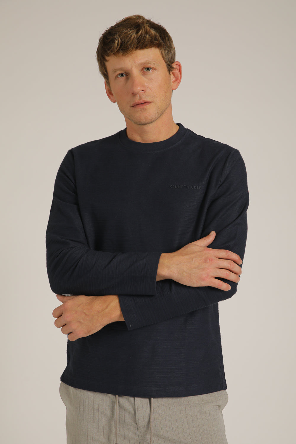 טישירט ארוכה עם טקסטורה עדינה | קנת קול