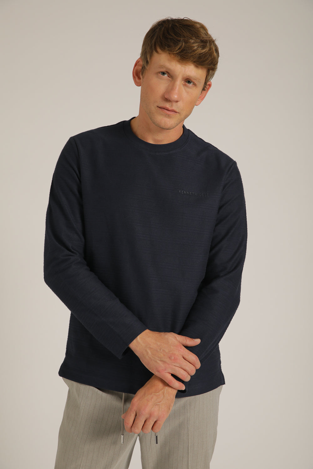 טישירט ארוכה עם טקסטורה עדינה | קנת קול