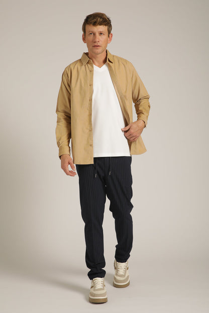 חולצה מכופתרת בעיצוב פסים עדינים | קנת קול