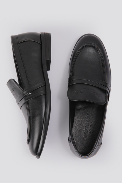 נעלי מוקסין לנשים בצבע שחור