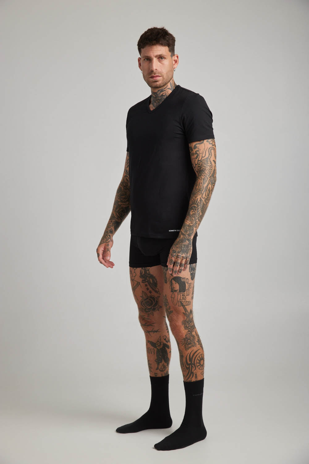 מארז שתי חולצות וי בייסיק לגברים