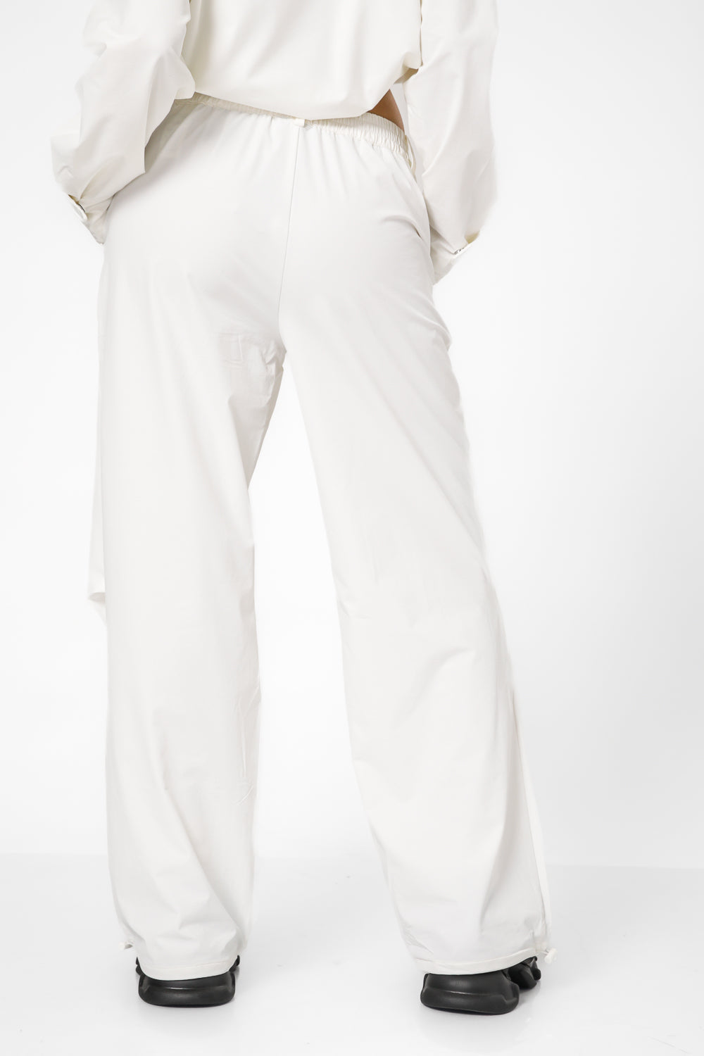 מכנסיים ארוכים ניילון בצבע קרם