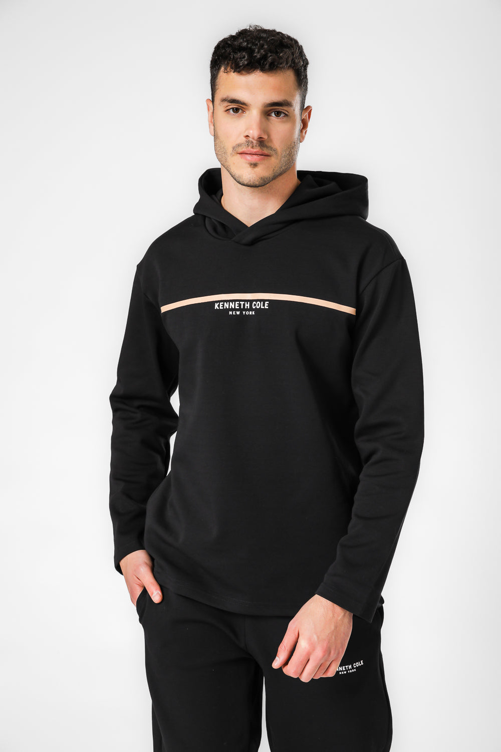 סווטשירט אינטרלוק בצבע שחור פס בחזית