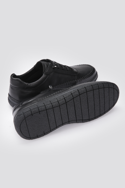 נעלי עור אלגנטיות לגברים בצבע שחור