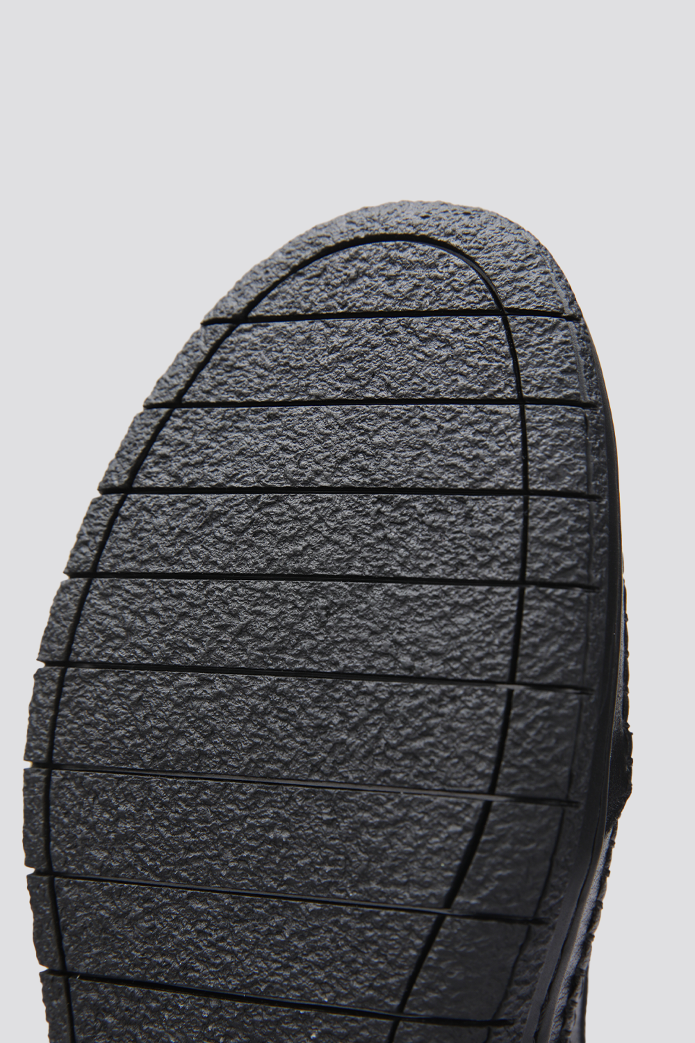 נעלי עור אלגנטיות לגברים בצבע שחור