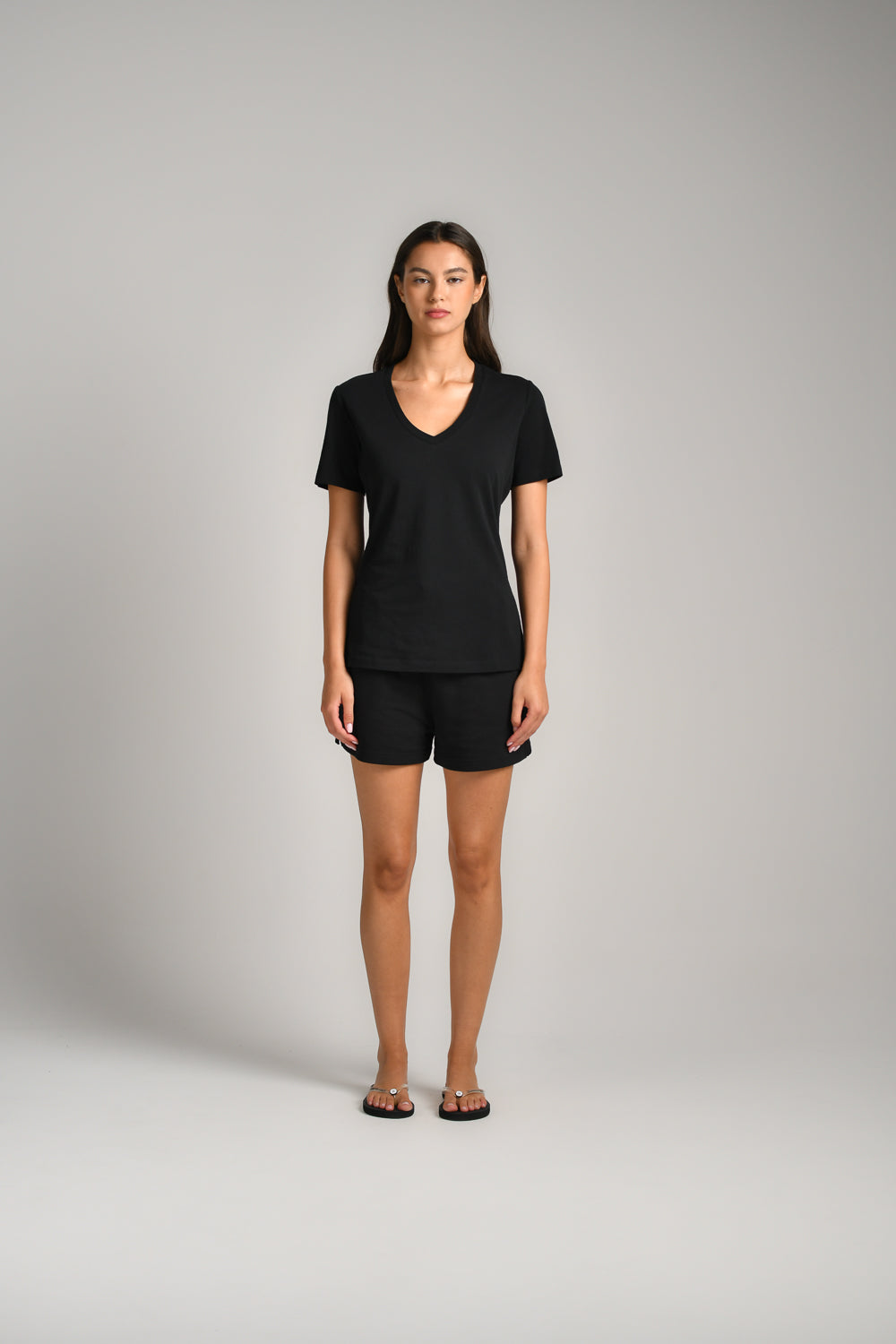 חולצת בייסיק צווארון וי