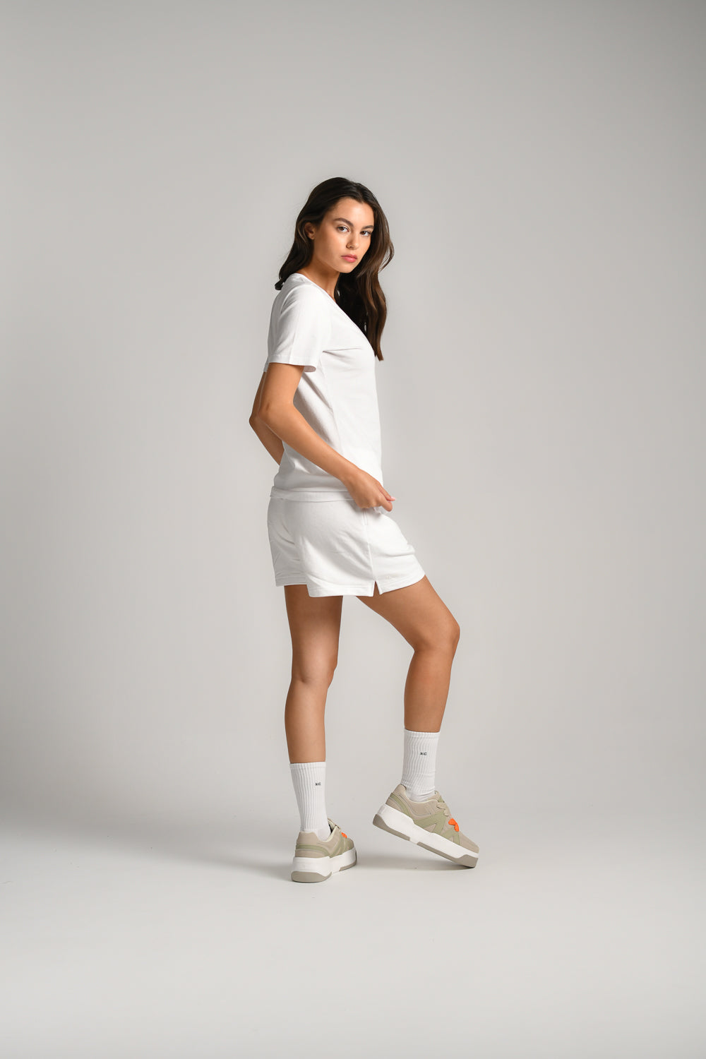 חולצת בייסיק צווארון וי