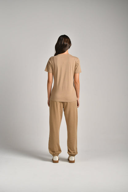 חולצת בייסיק צווארון וי