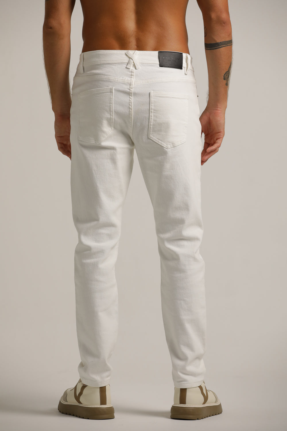 מכנסי ג'ינס בגזרת סלים | קנת קול