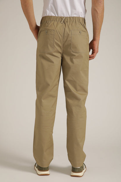 מכנסיים בגזרת סלים אלגטית | קנת קול