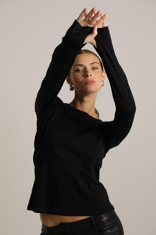 טישירט ארוכה דקה עם סיומת כפפה