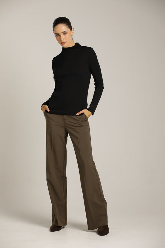 חולצת בייסיק צמודה עם צווארון גבוה | קנת קול