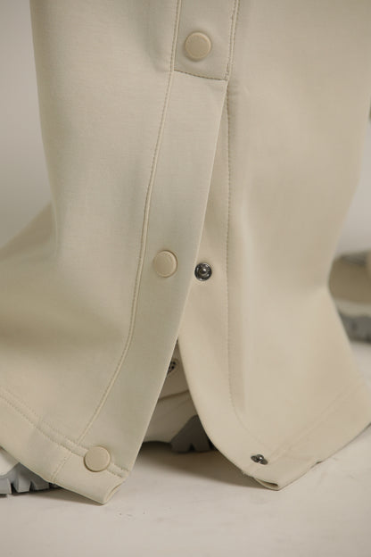 מכנסי טרנינג רחבים עם כפתורים בצד | קנת קול