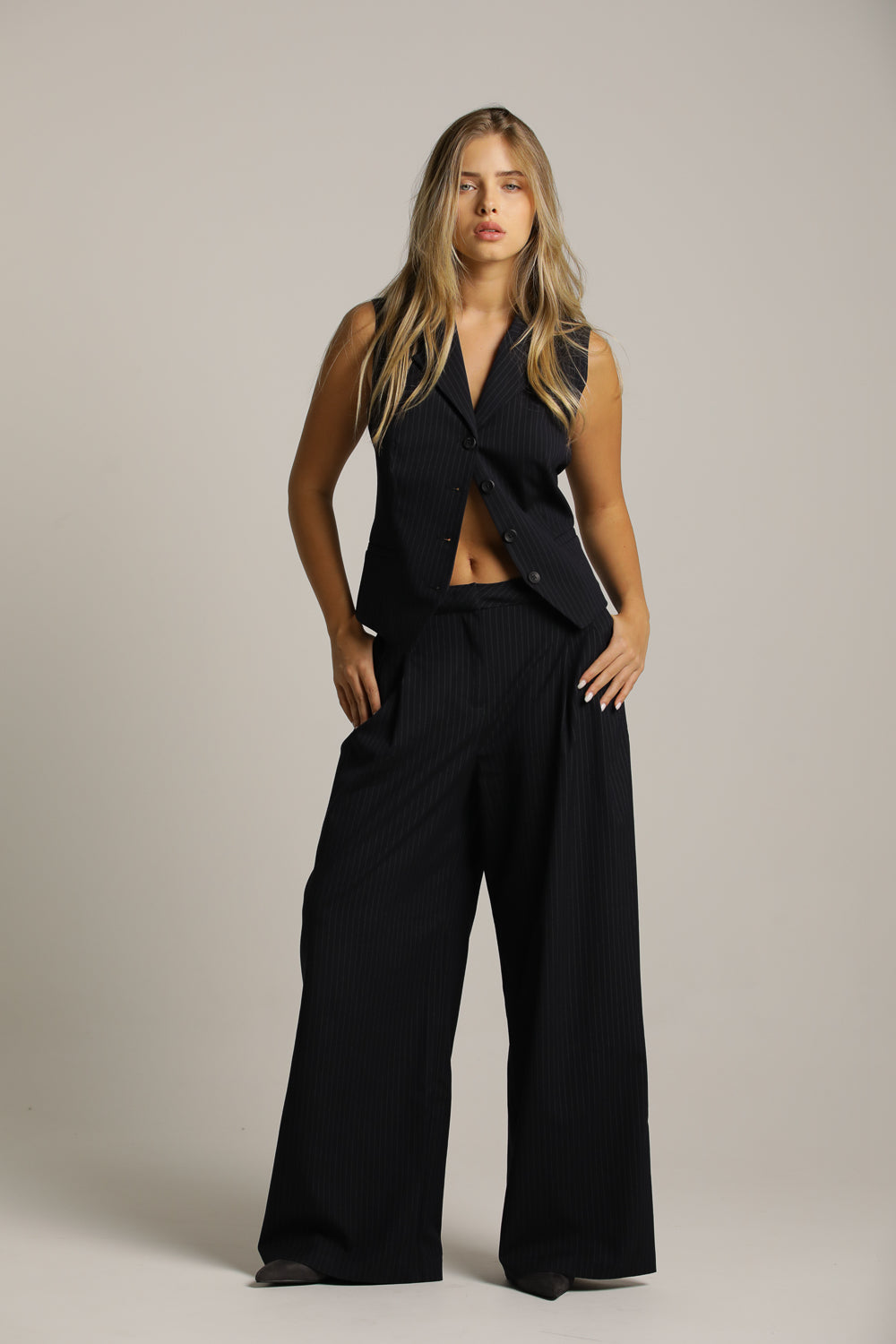 וסט מחויט בעיצוב פסים | קנת קול