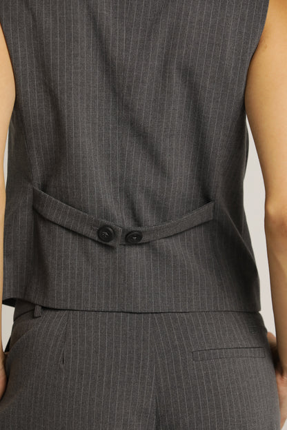 וסט מחויט בעיצוב פסים | קנת קול