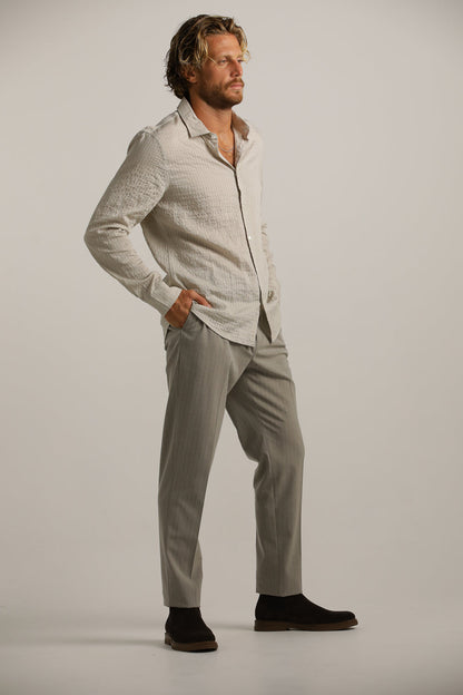 חולצה מכופתרת בטקסטורת קרינקל | קנת קול