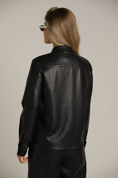 חולצה מכופתרת דמוי עור | קנת קול